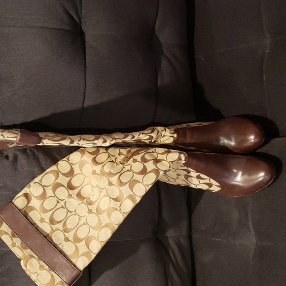 EUC Coach signature logo tall boot 6 - Picture 9 of 9